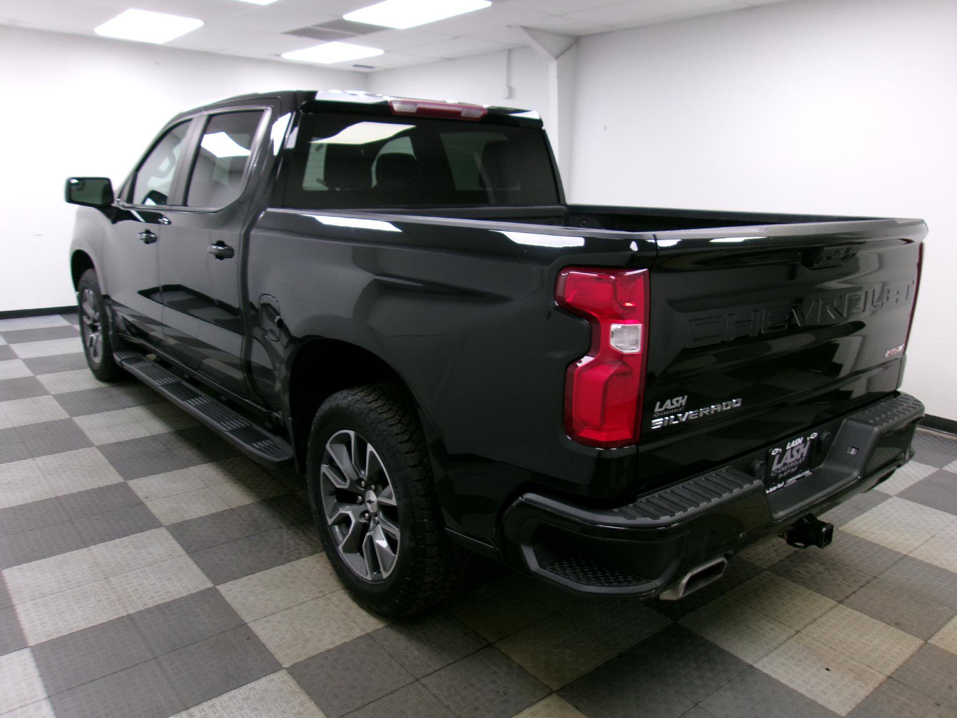 Used 2023 Chevrolet Silverado 1500 RST image 2