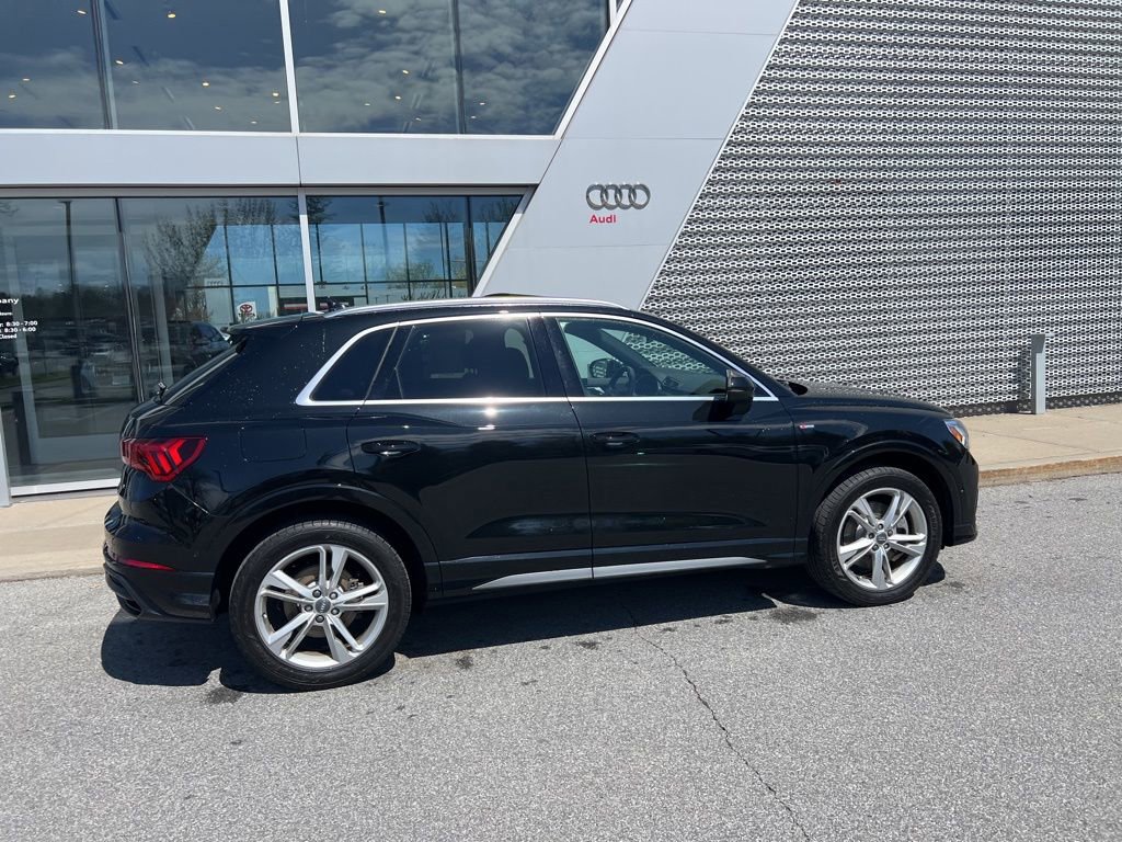Used 2020 Audi Q3 2.0T Prestige w/ Prestige Package image 18