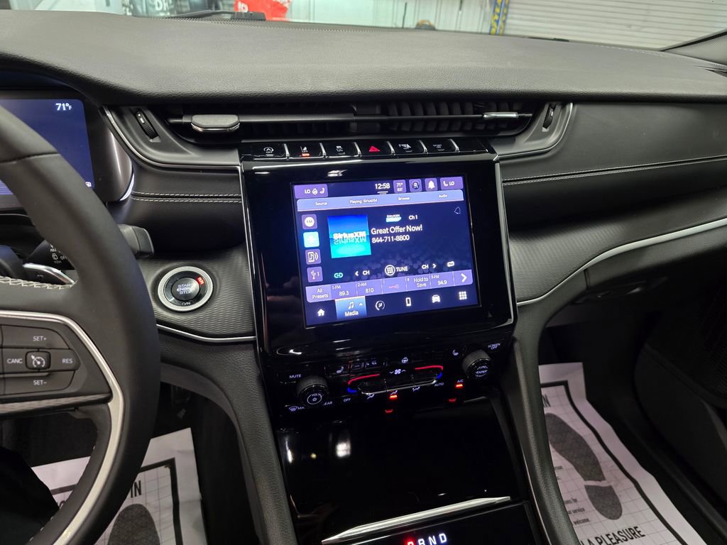 Certified 2024 Jeep Grand Cherokee Laredo w/ Luxury Tech Group I AWD/4WD image 21