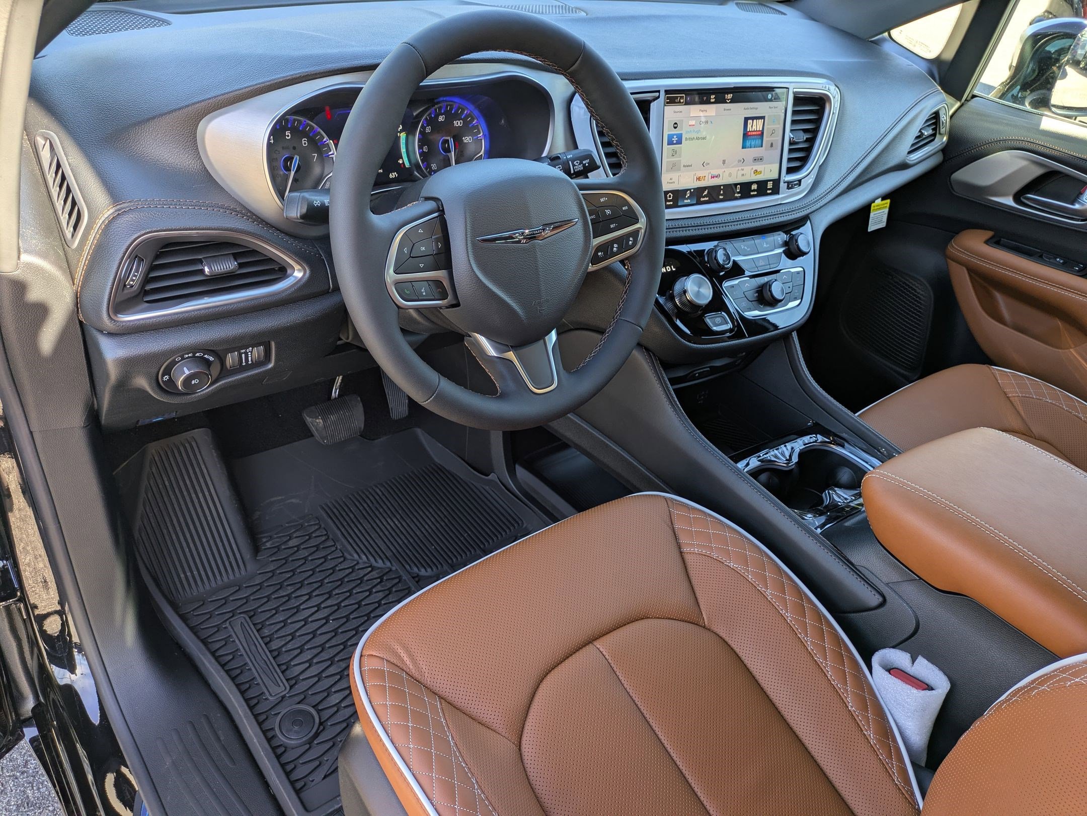 New 2026 Chrysler Pacifica Pinnacle image 9