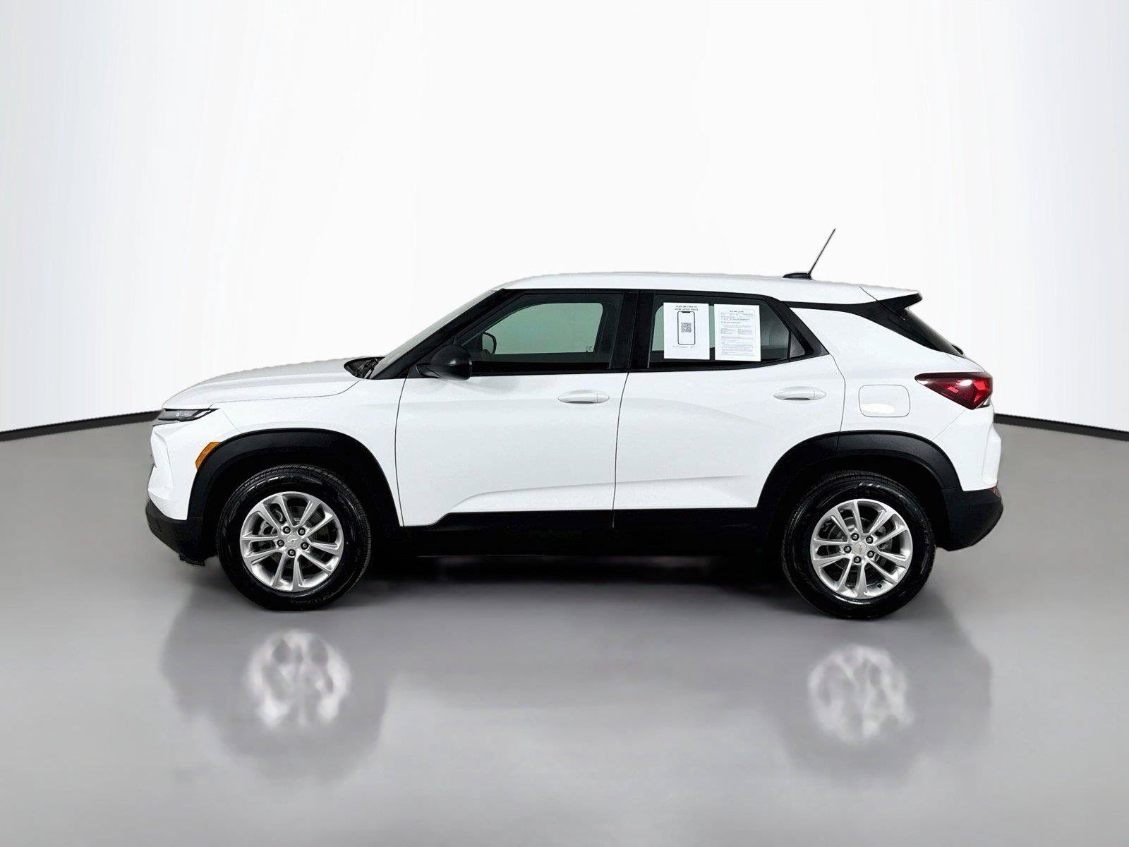 Used 2024 Chevrolet TrailBlazer LS FWD image 9