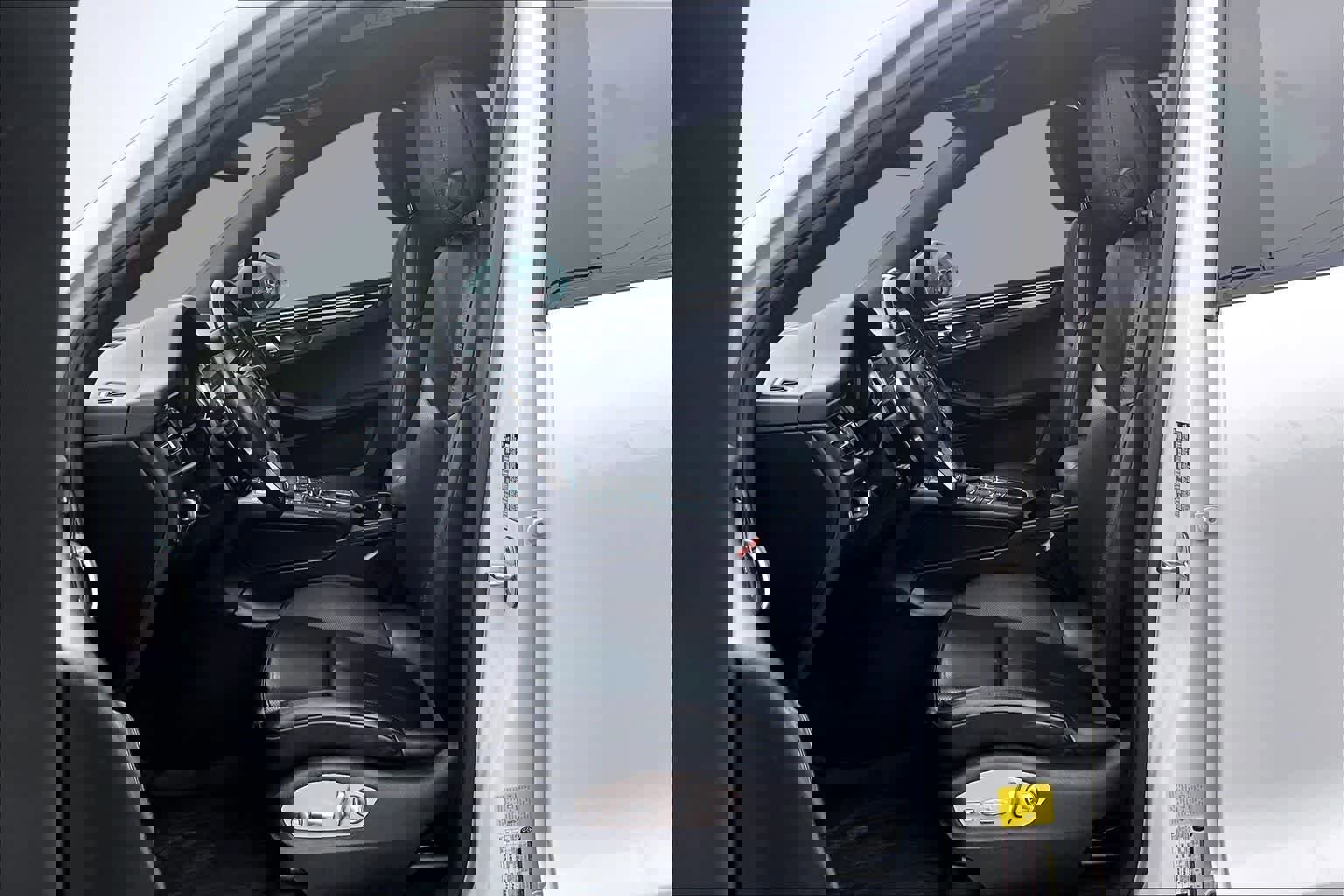 Used 2020 Porsche Macan S image 11