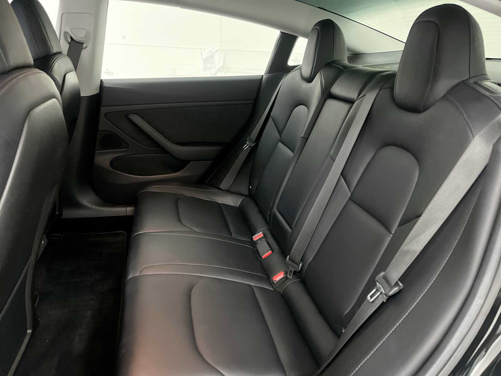 Used 2018 Tesla Model 3 Long Range RWD image 31