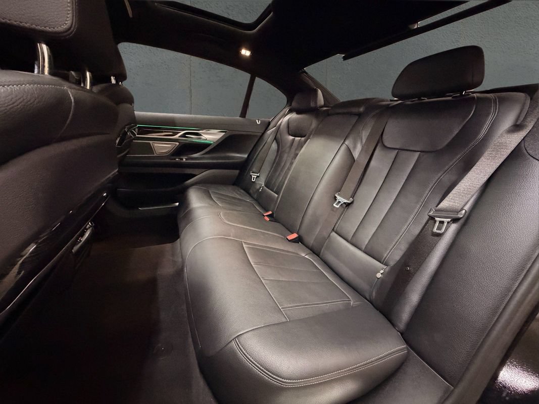 Used 2019 BMW 740i xDrive w/ M Sport Package AWD/4WD image 28