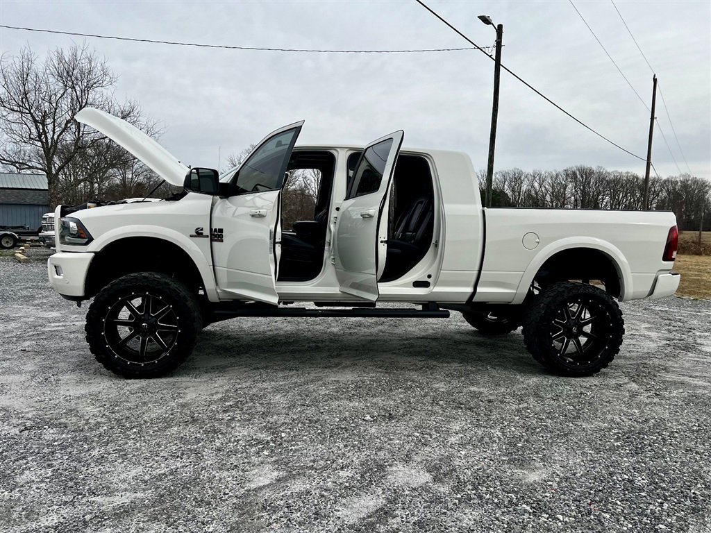 Used 2018 RAM 2500 Laramie w/ Sport Appearance Group image 19