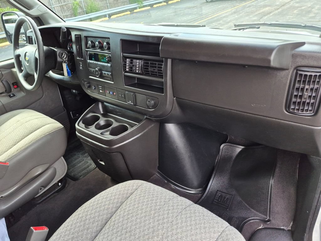 Used 2024 Chevrolet Express 3500 LT w/ LT Preferred Equipment Group RWD image 23