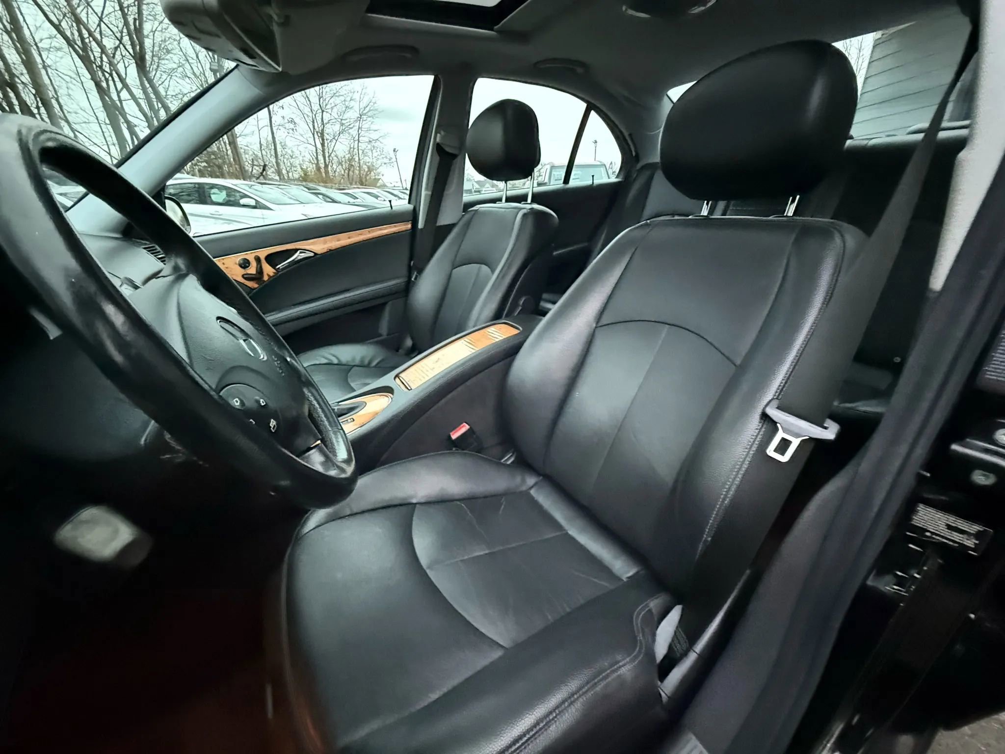 Used 2006 Mercedes-Benz E 350 4MATIC Sedan image 11