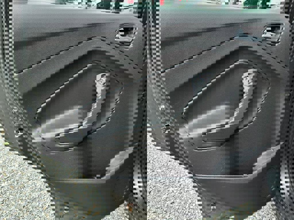 Used 2017 Ford C-MAX Energi SE image 21