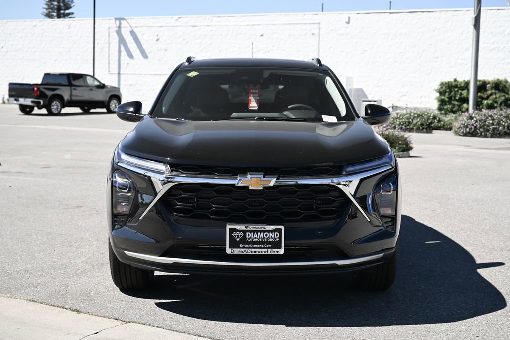 New 2026 Chevrolet Trax LT w/ Sunroof Package FWD image 2