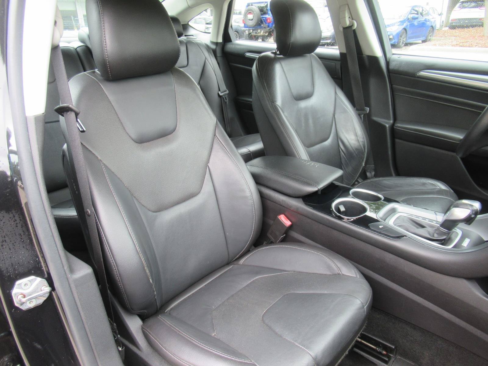 Used 2013 Ford Fusion Titanium w/ Titanium Driver Assist Pkg FWD image 9