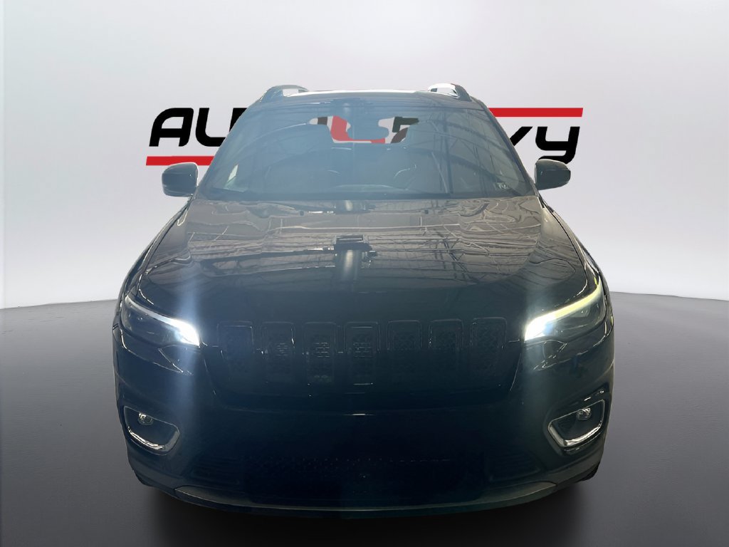 Used 2022 Jeep Cherokee Latitude AWD/4WD image 2