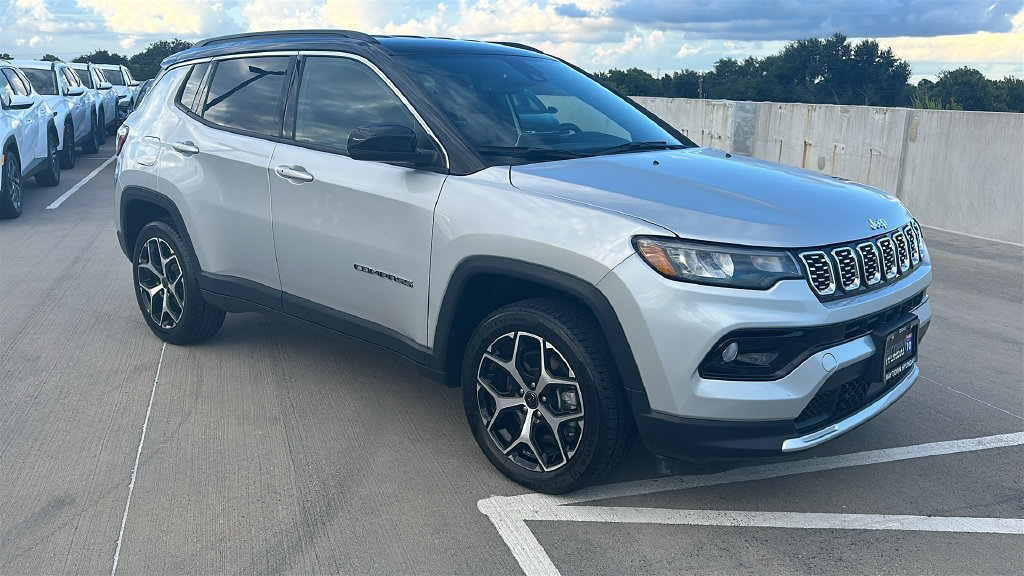 Used 2025 Jeep Compass Limited AWD/4WD image 14
