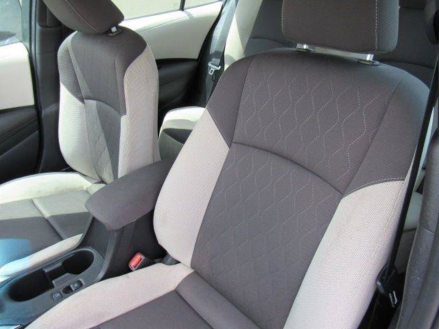 Used 2025 Toyota Corolla LE FWD image 16