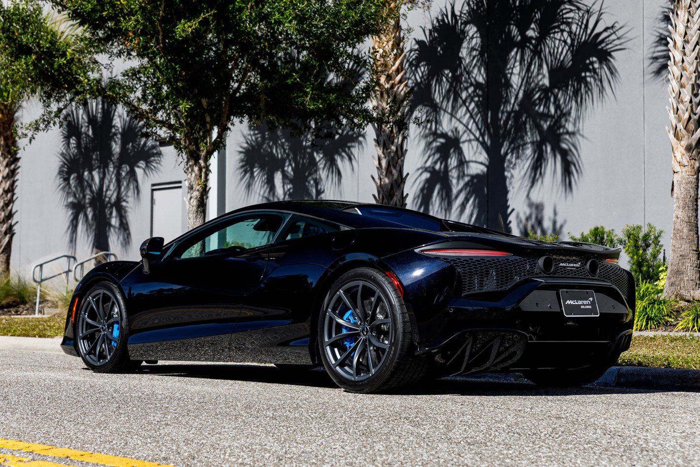 Used 2023 McLaren Artura image 14