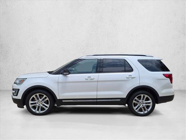 Used 2017 Ford Explorer XLT w/ Equipment Group 202A FWD image 8