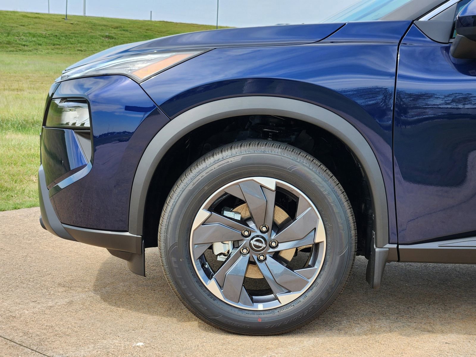 New 2026 Nissan Rogue SV image 9