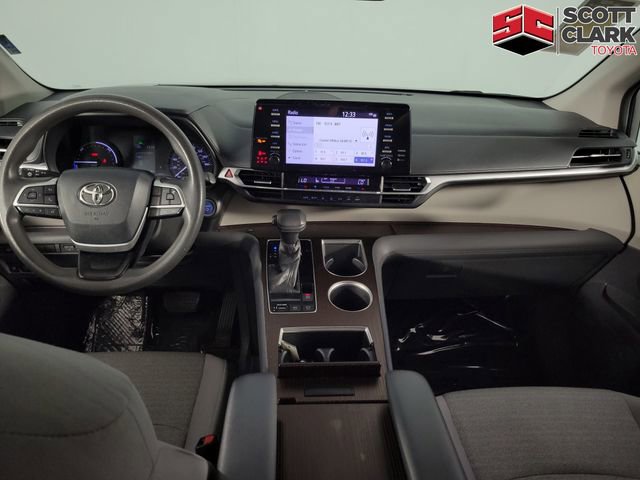 Used 2021 Toyota Sienna LE FWD image 25
