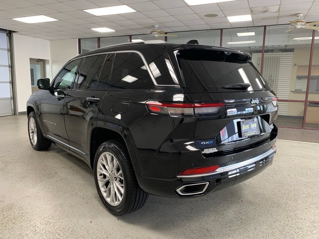 Certified 2023 Jeep Grand Cherokee Summit w/ Advanced Protech Group IV AWD/4WD image 4