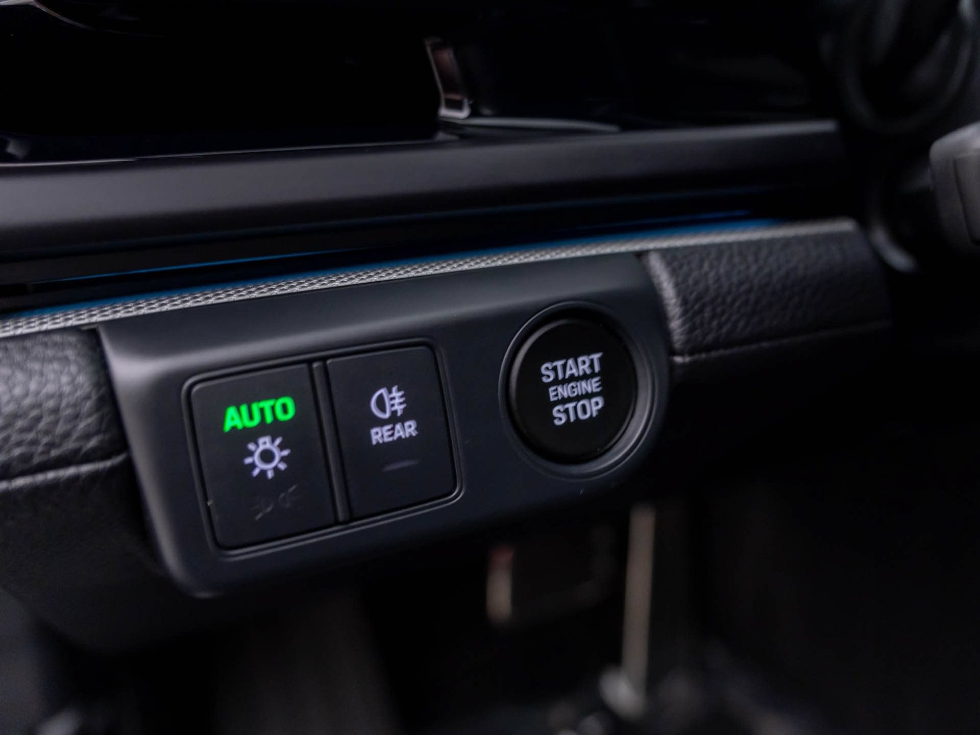 Certified 2025 Porsche Panamera 4 AWD/4WD image 21