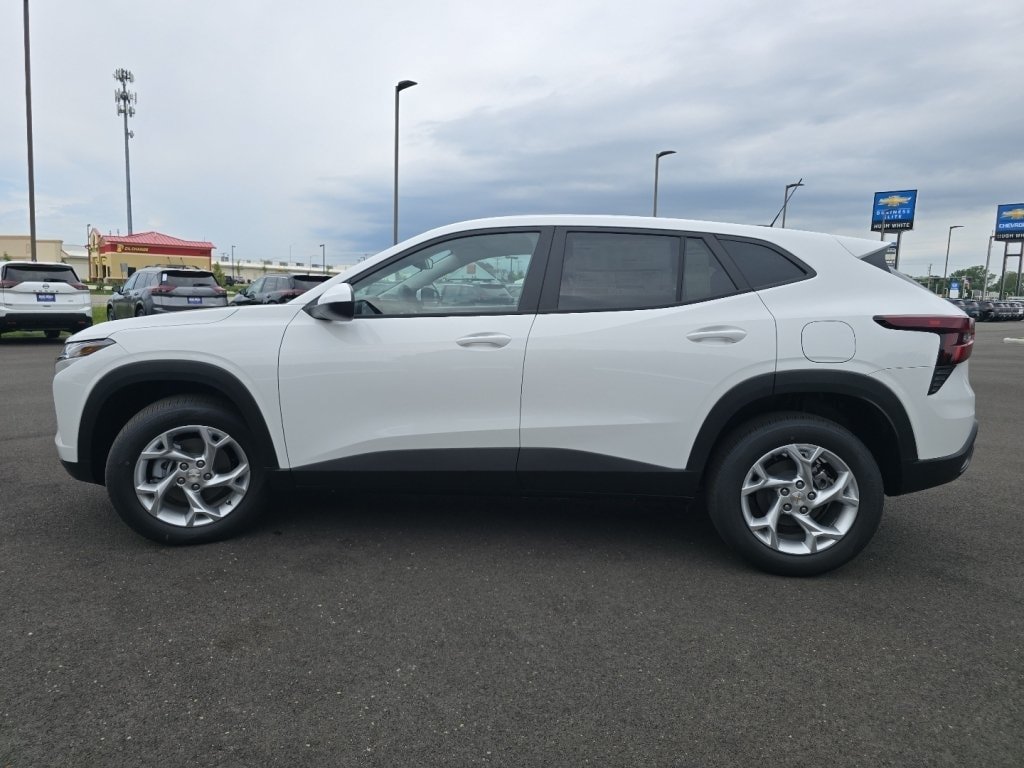 New 2026 Chevrolet Trax LS w/ LS Convenience Package FWD image 9