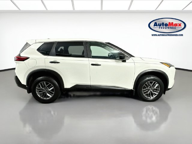 Used 2023 Nissan Rogue S AWD/4WD image 9