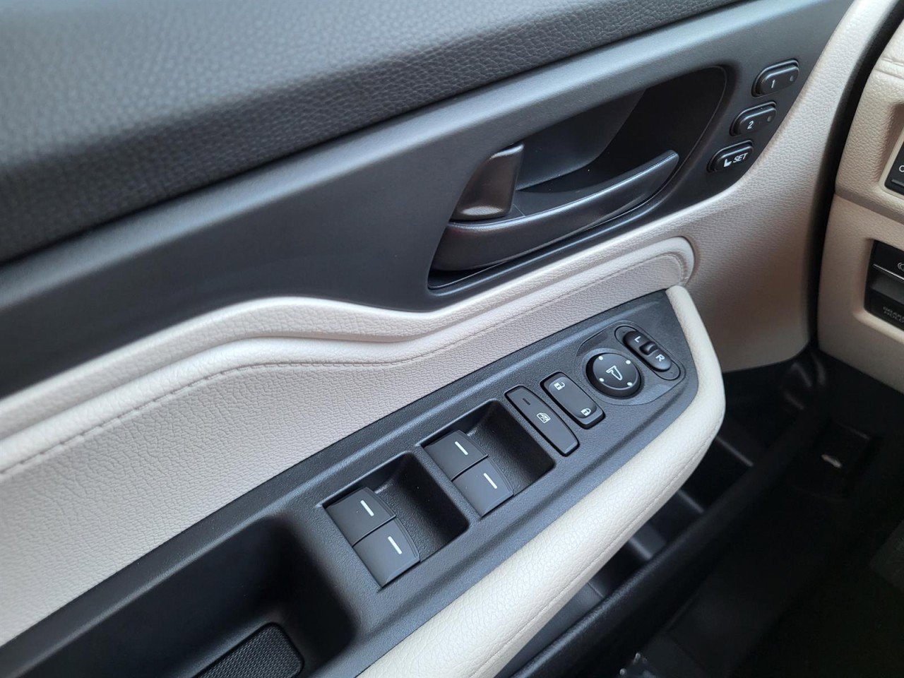 New 2026 Honda Odyssey EX-L image 21