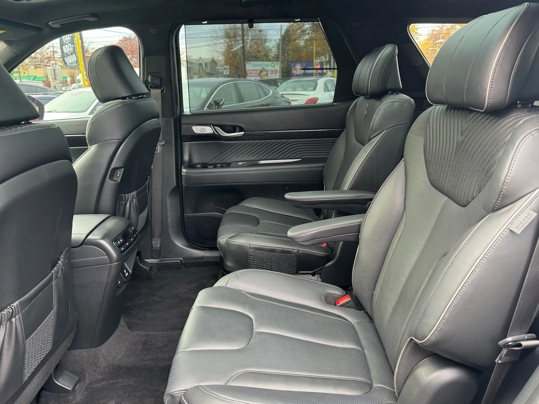 Used 2024 Hyundai Palisade Calligraphy image 28