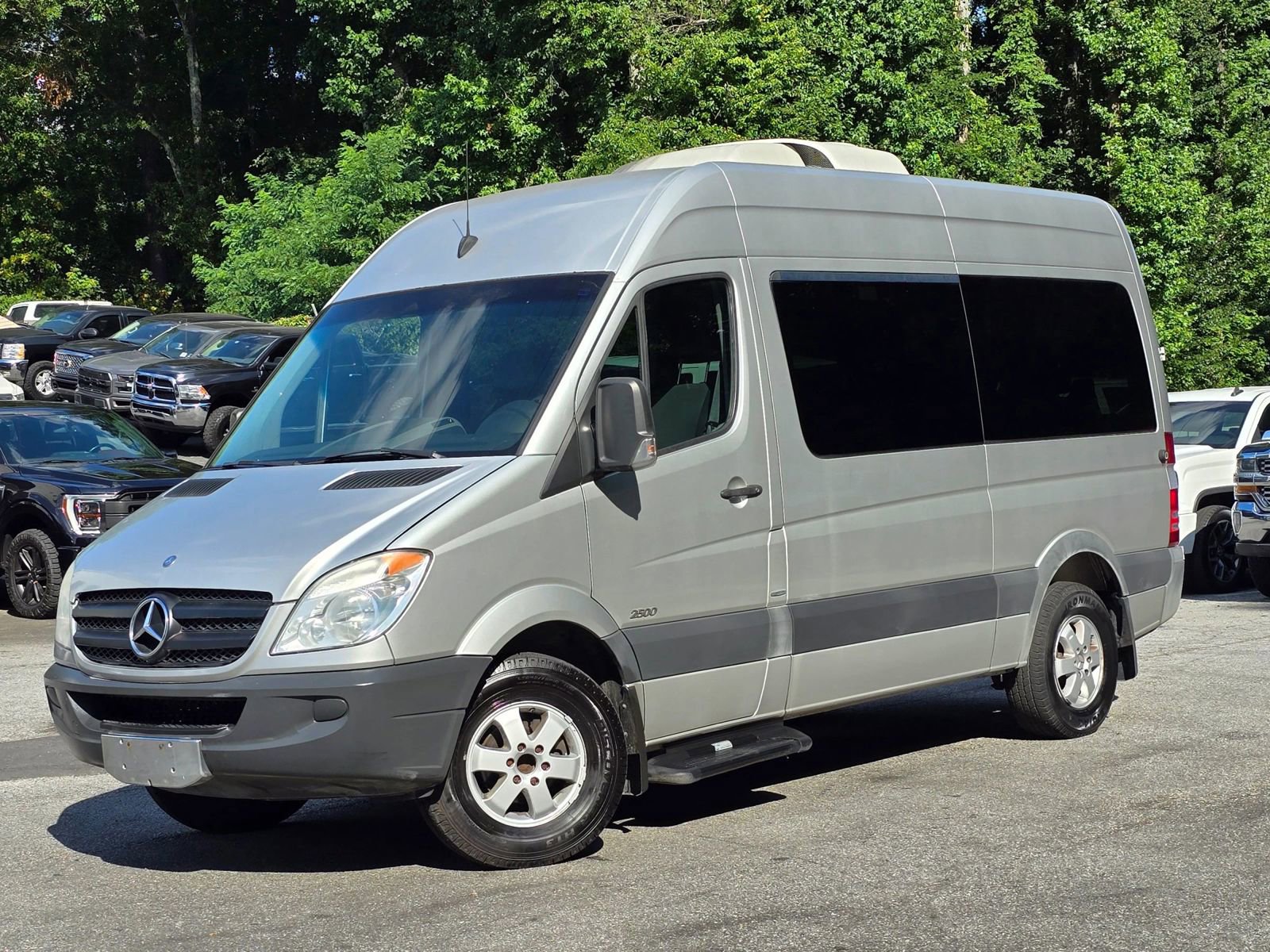 Used 2012 Mercedes-Benz Sprinter 2500 image 2