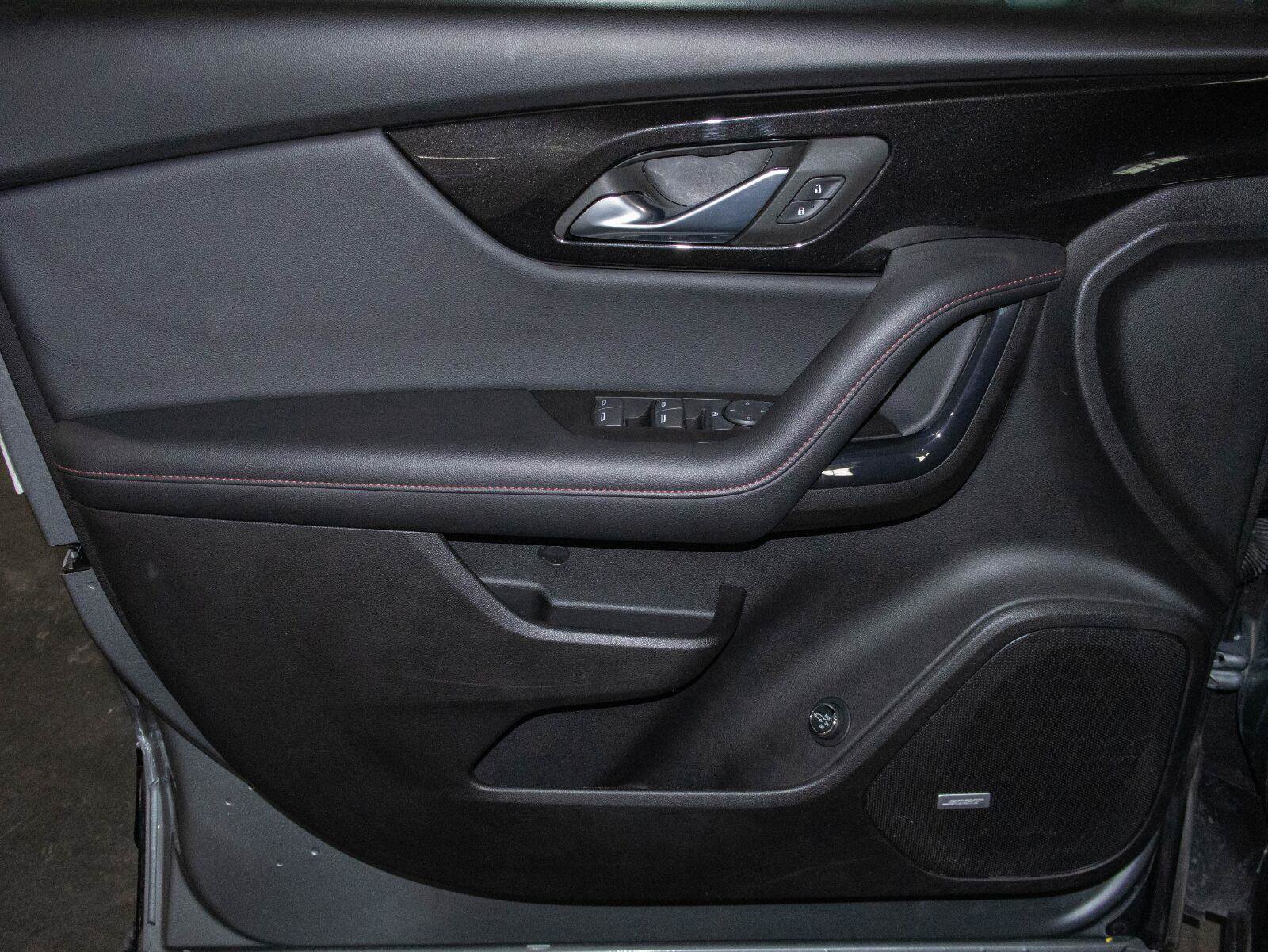 Used 2025 Chevrolet Blazer RS FWD image 10
