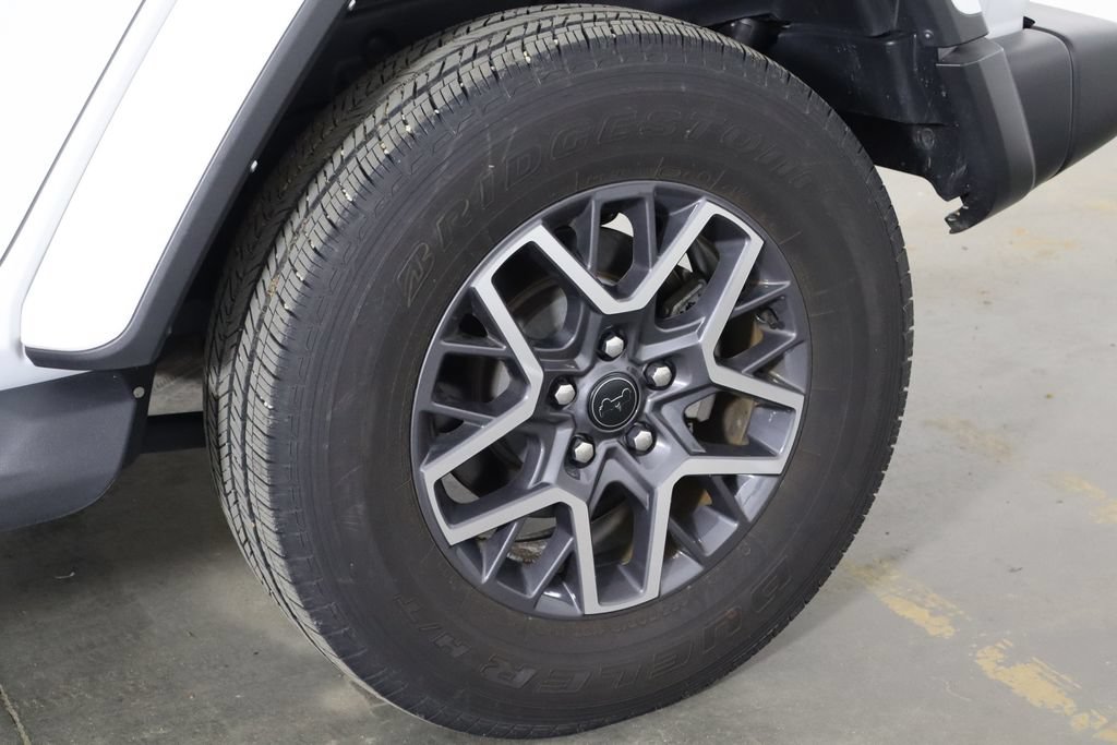 Used 2024 Jeep Wrangler Unlimited Sahara AWD/4WD image 39