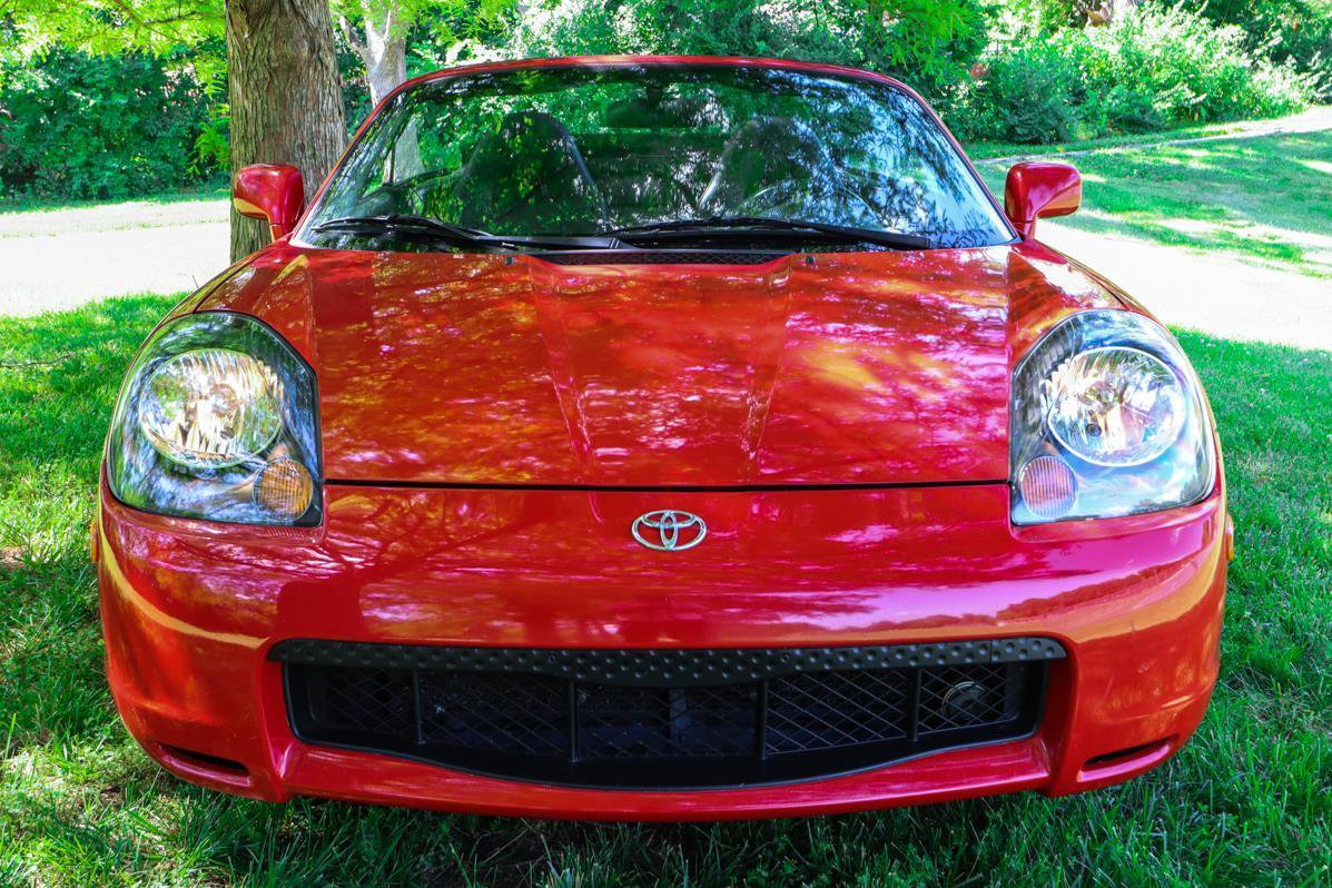 Used 2000 Toyota MR2 Base image 10