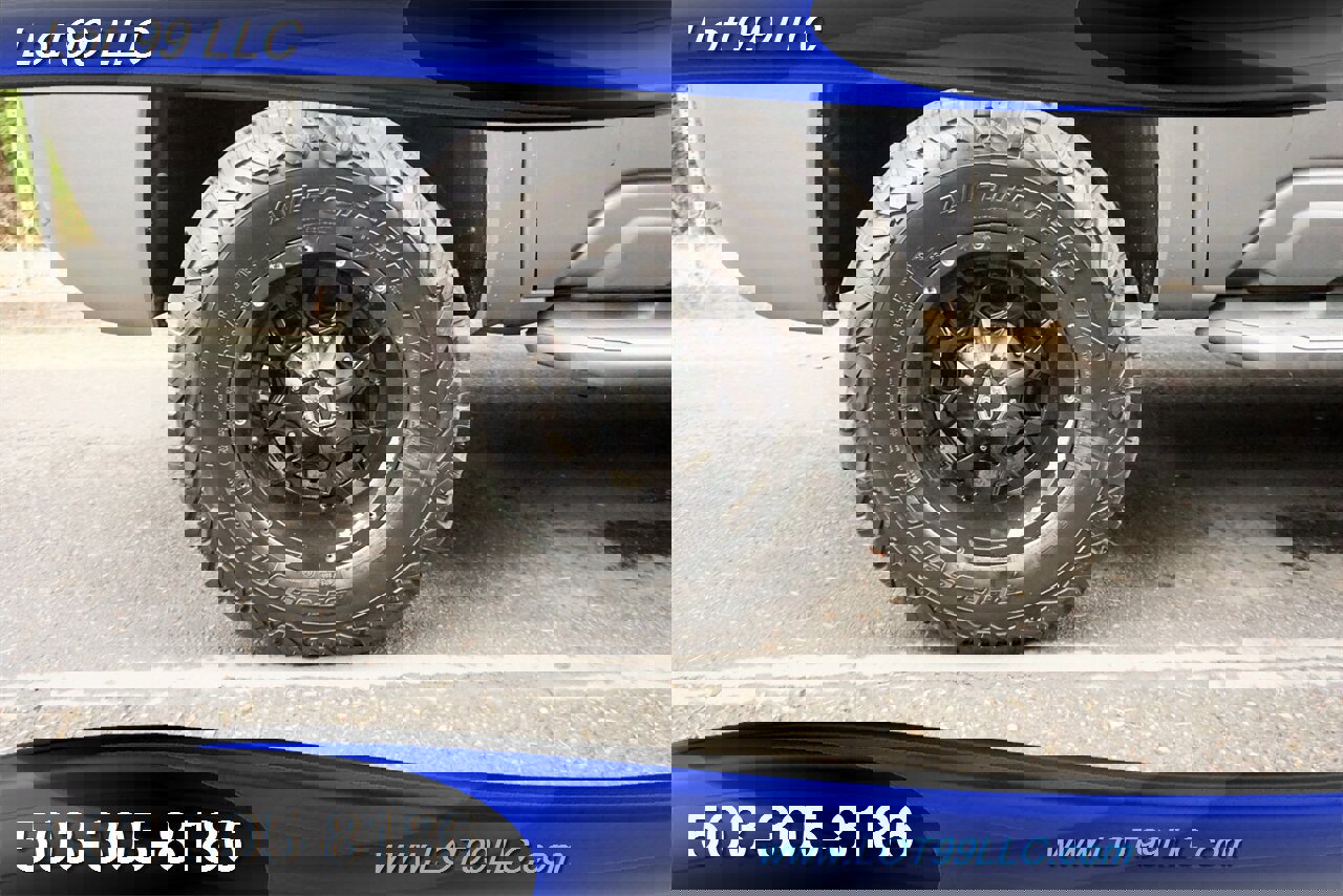 Used 2002 Chevrolet Avalanche 4x4 w/ North Face Edition image 3