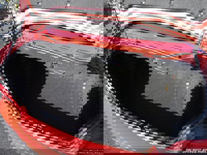 Used 2010 BMW 128i Convertible image 16