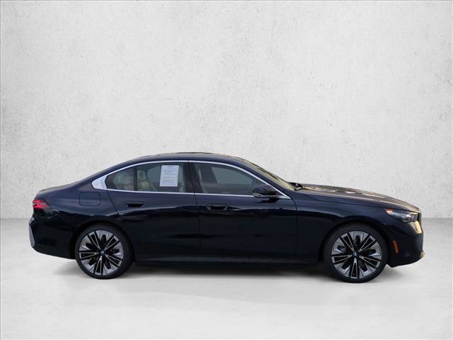 Certified 2026 BMW i5 eDrive40 RWD image 4