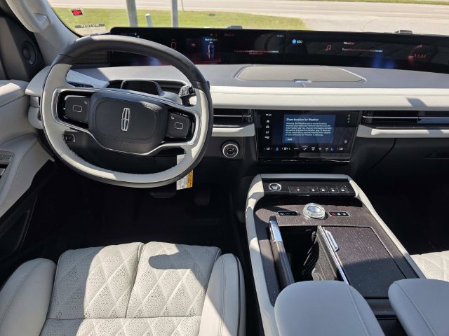 New 2027 Lincoln Navigator L Black Label w/ Black Label Special Edition RWD image 6