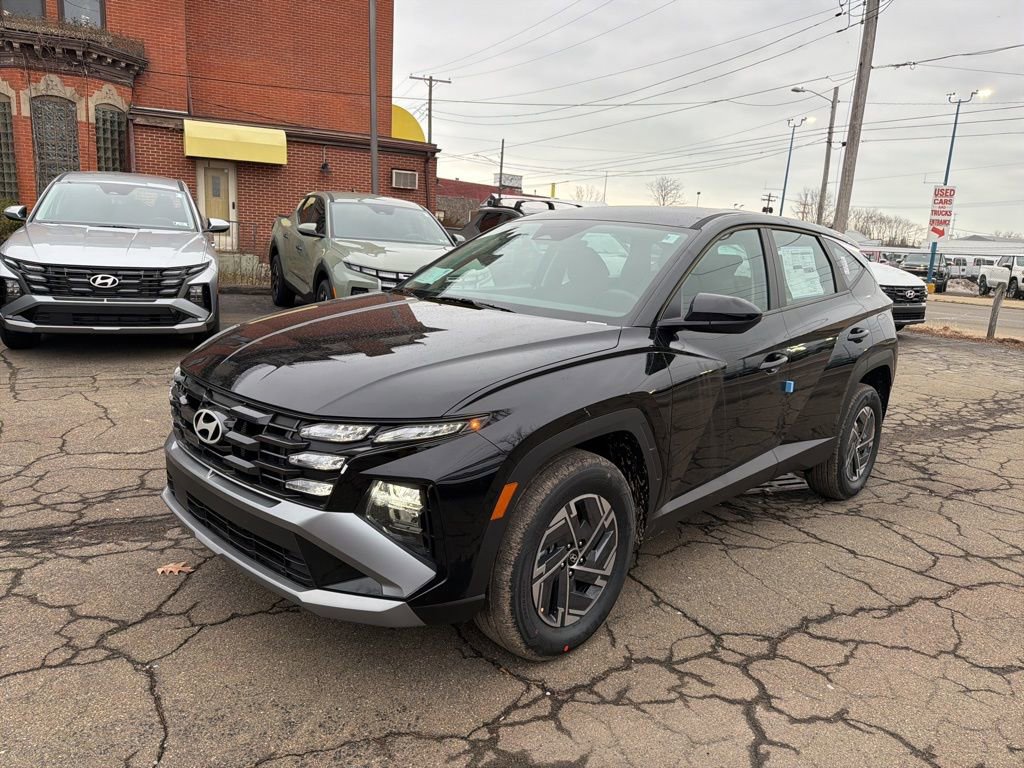 New 2026 Hyundai Tucson Blue SE image 3