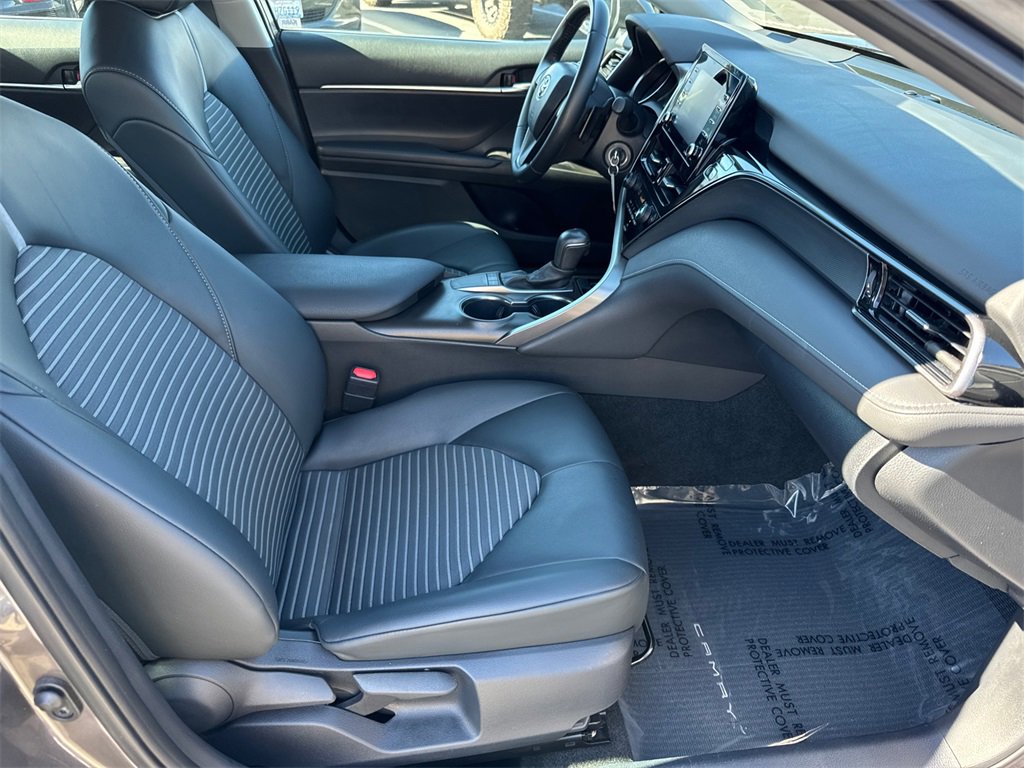 Used 2023 Toyota Camry SE image 16
