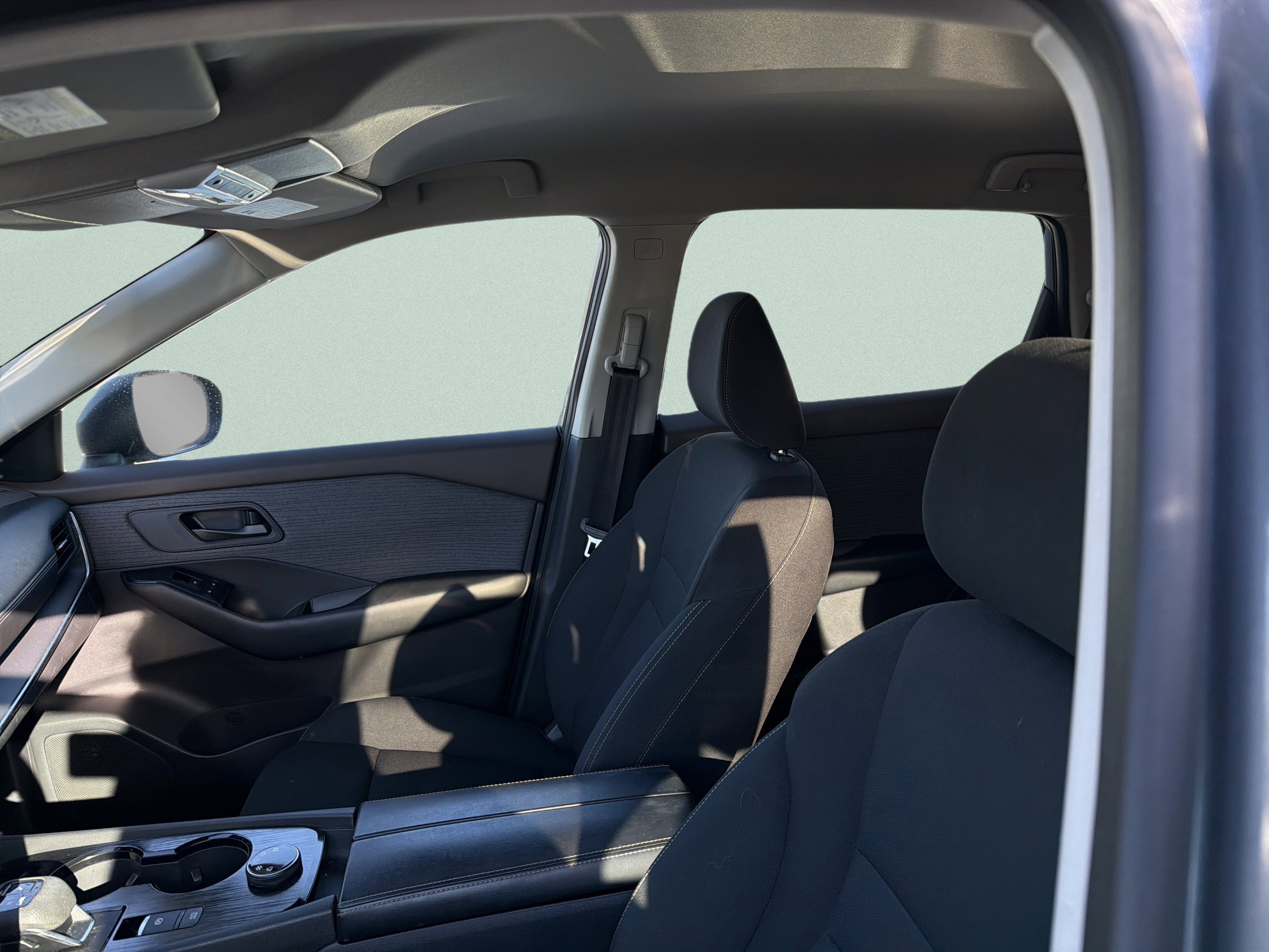 Used 2023 Nissan Rogue S image 12