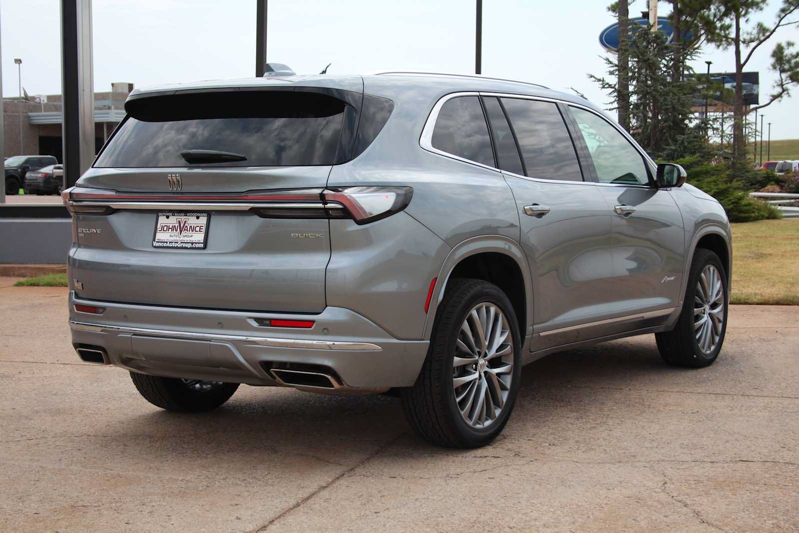 Used 2025 Buick Enclave Avenir AWD/4WD image 15