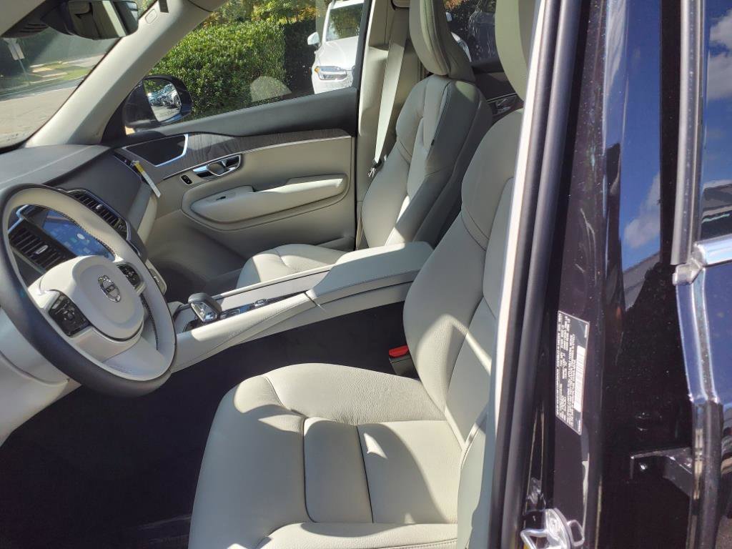 New 2025 Volvo XC90 B6 Plus w/ Protection Package Premier image 14