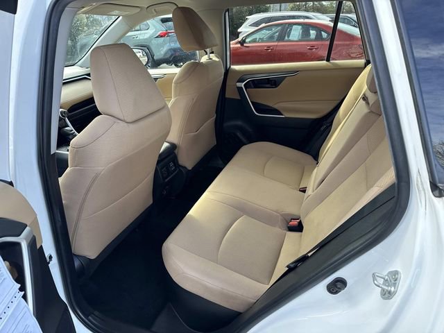 Used 2021 Toyota RAV4 LE image 16