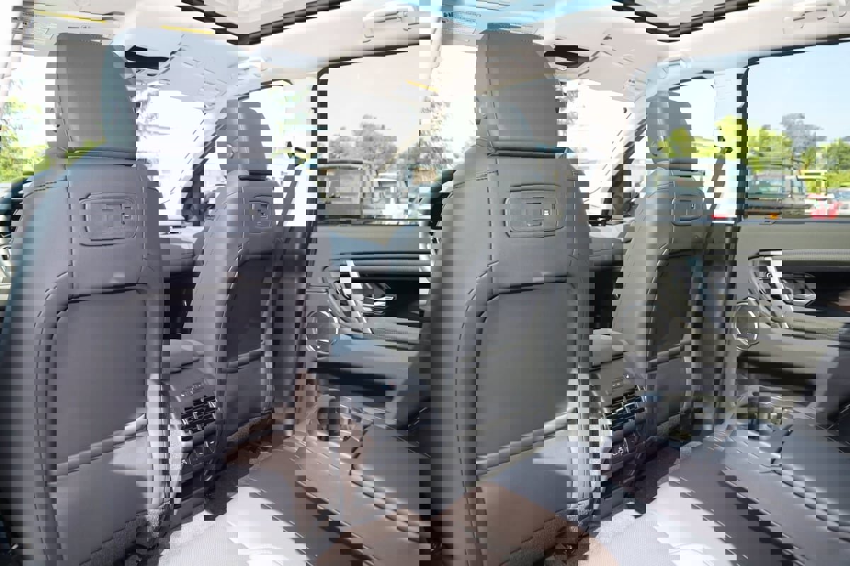 Used 2024 Land Rover Discovery Sport S image 66