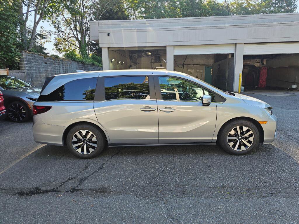 Used 2025 Honda Odyssey EX-L image 8