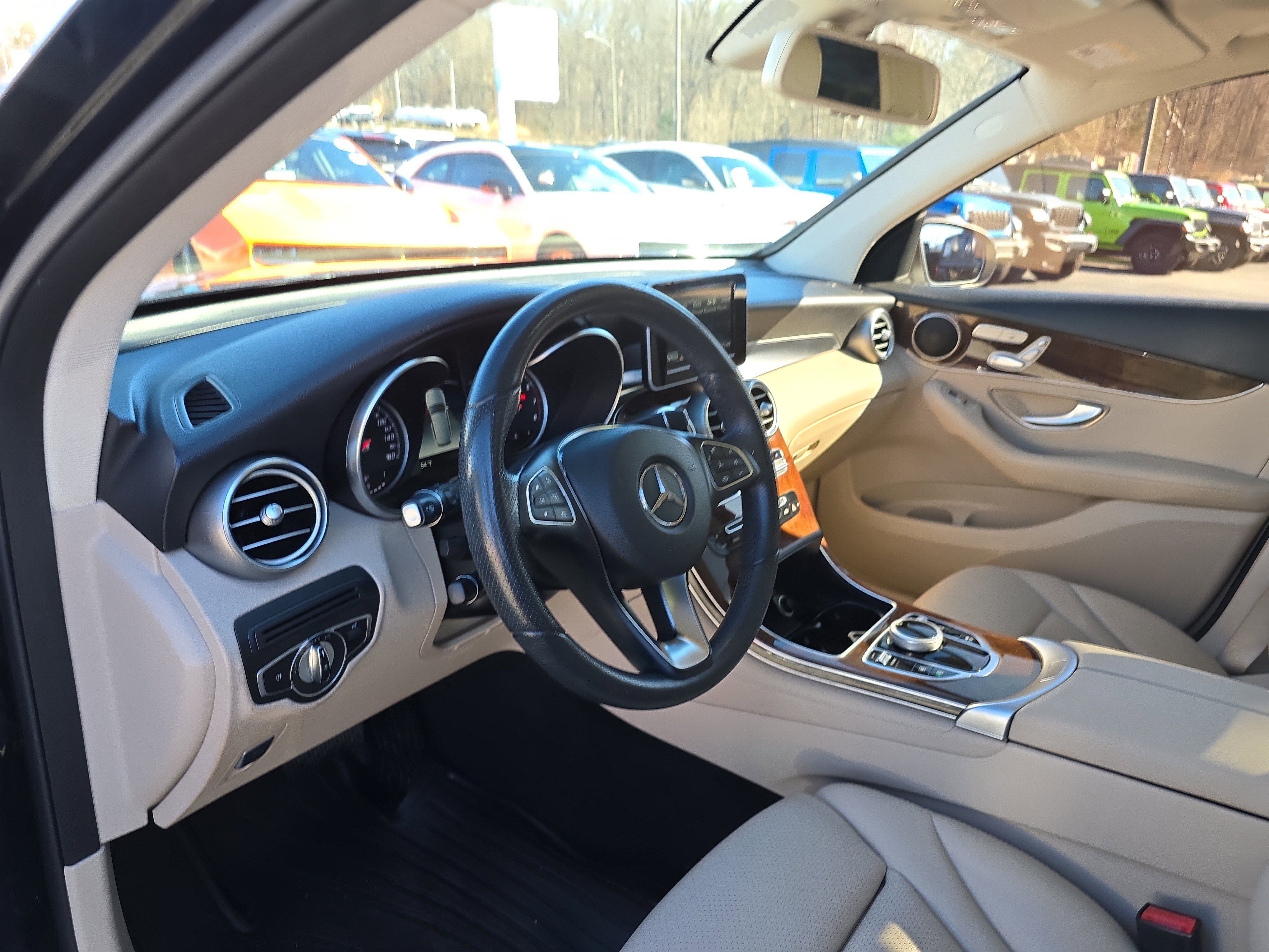 Used 2018 Mercedes-Benz GLC 300 image 25