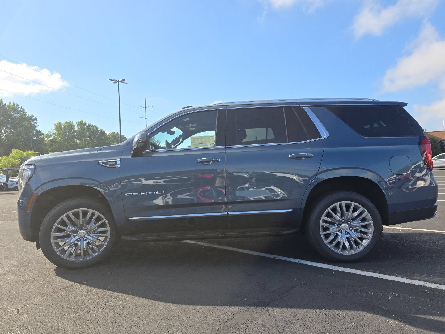 New 2026 GMC Yukon Denali w/ Advanced Technology Package AWD/4WD image 17