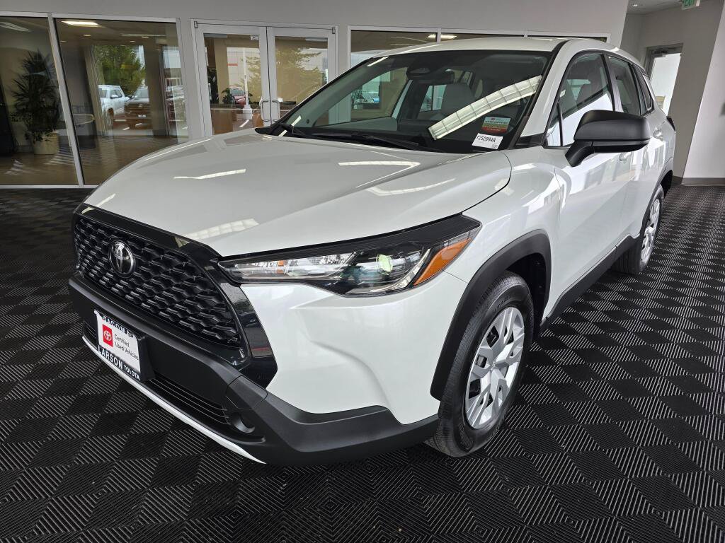 Used 2024 Toyota Corolla Cross L AWD/4WD image 7