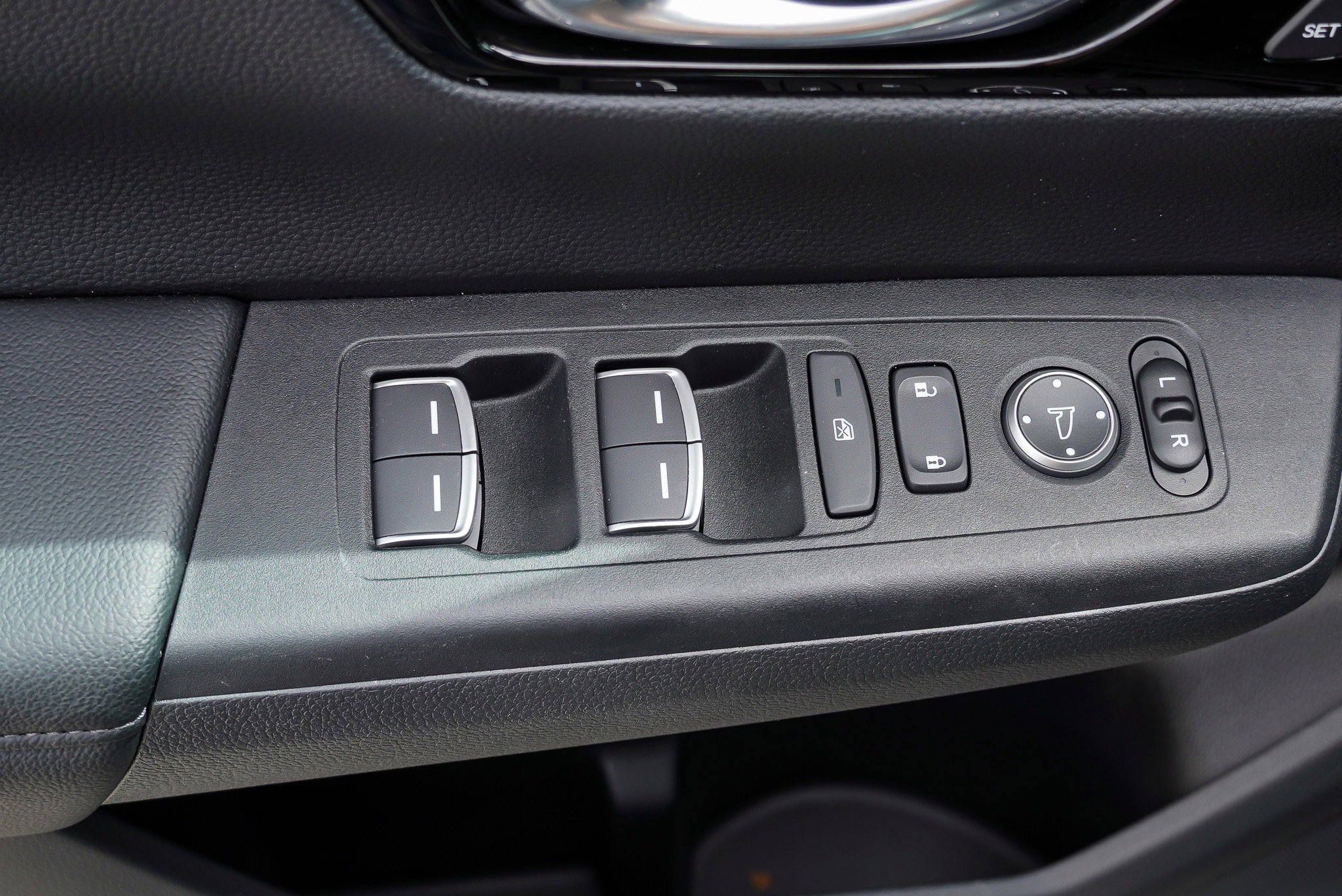 Used 2025 Honda CR-V EX-L image 20
