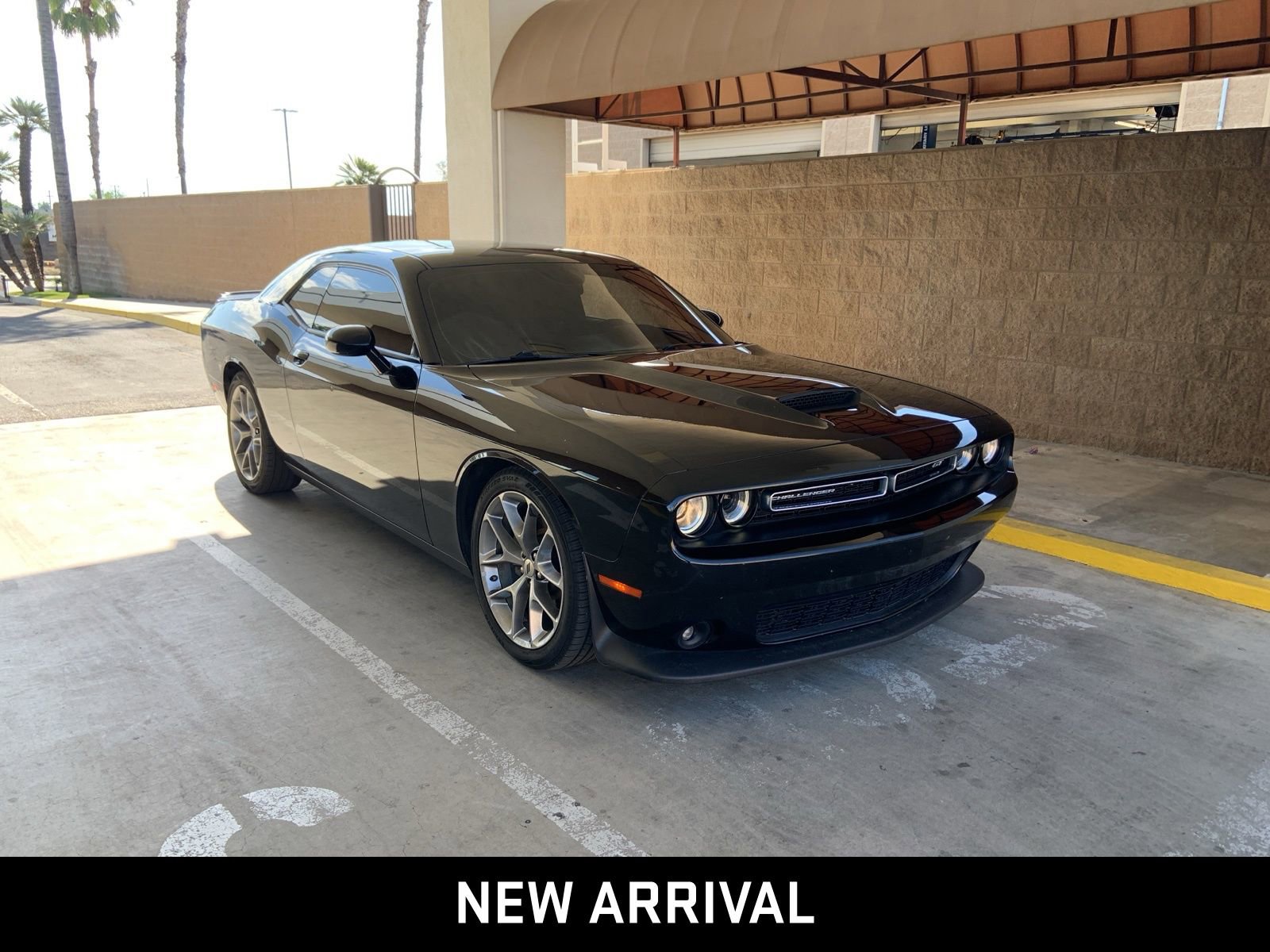 Used 2022 Dodge Challenger GT RWD image 3