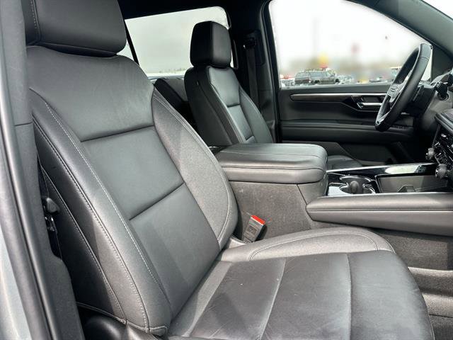 Used 2025 Chevrolet Suburban Z71 AWD/4WD image 50