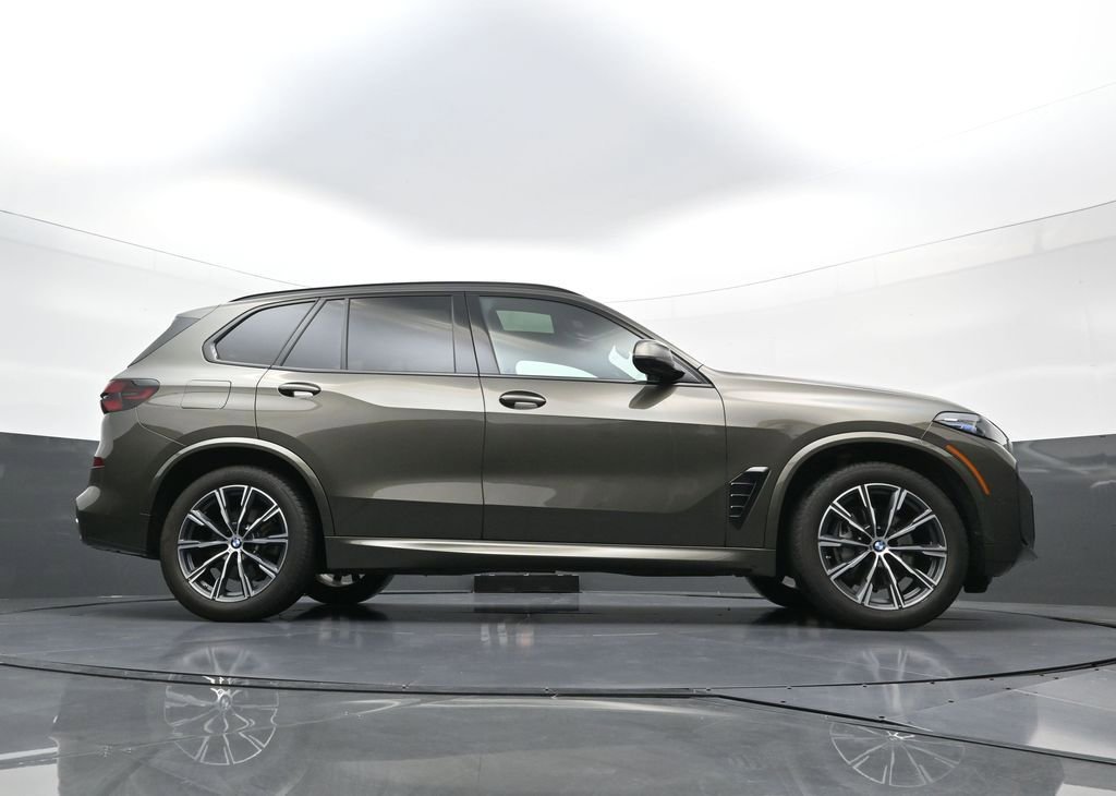 Used 2024 BMW X5 xDrive40i w/ Executive Package image 31